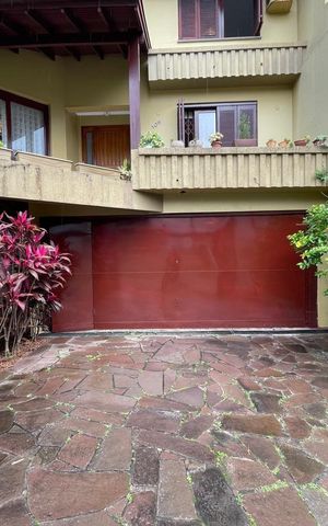 Casa à venda com 318m², 3 quartos e 2 vagas