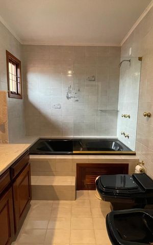Casa à venda com 318m², 3 quartos e 2 vagas