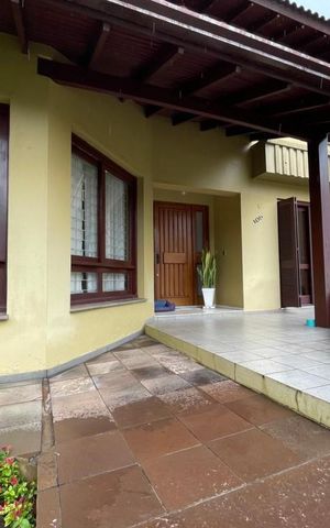 Casa à venda com 318m², 3 quartos e 2 vagas