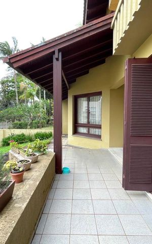Casa à venda com 318m², 3 quartos e 2 vagas