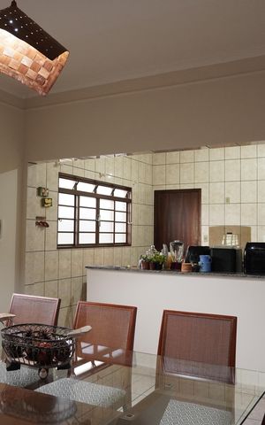 Casa para alugar com 500m², 6 quartos e 12 vagasSala de jantar e cozinha