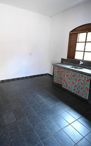 Casa para alugar com 80m², 2 quartos e 3 vagas