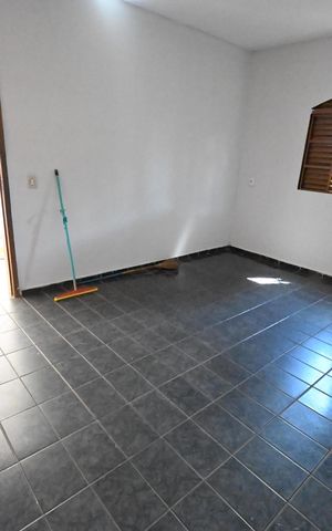 Casa para alugar com 80m², 2 quartos e 3 vagas