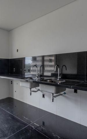 Apartamento à venda com 377m², 4 quartos e 4 vagas Apartamento à venda com 377m², 4 quartos e 4 vagasCozinha