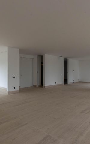 Apartamento à venda com 377m², 4 quartos e 4 vagas Apartamento à venda com 377m², 4 quartos e 4 vagasSala