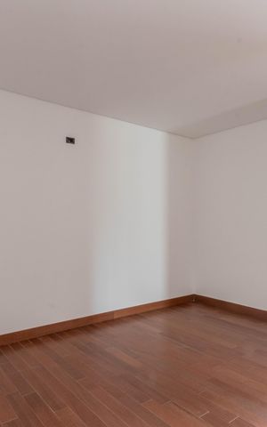 Apartamento à venda com 377m², 4 quartos e 4 vagas Apartamento à venda com 377m², 4 quartos e 4 vagasSuíte 4