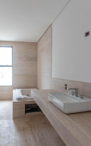 Apartamento à venda com 377m², 4 quartos e 4 vagas Apartamento à venda com 377m², 4 quartos e 4 vagasBanheiro da Suíte