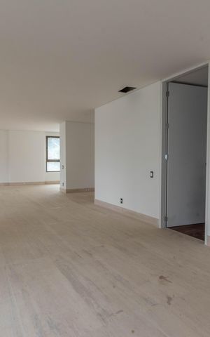 Apartamento à venda com 377m², 4 quartos e 4 vagas Apartamento à venda com 377m², 4 quartos e 4 vagasSala
