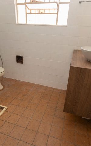 Casa para alugar com 88m², 2 quartos e 2 vagasBANHEIRO