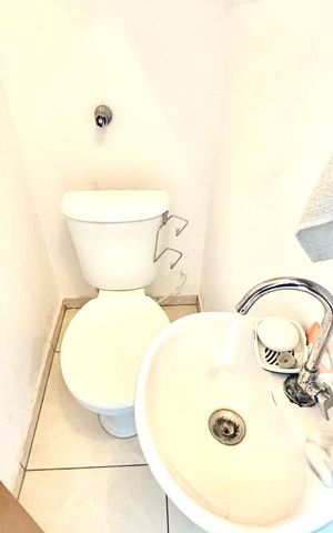 Casa à venda com 110m², 2 quartos e 1 vaga Casa à venda com 110m², 2 quartos e 1 vagaLavabo
