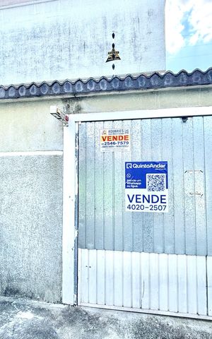 Casa à venda com 110m², 2 quartos e 1 vaga Casa à venda com 110m², 2 quartos e 1 vagaFachada
