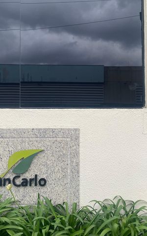 Apartamento à venda com 55m², 2 quartos e sem vaga Apartamento à venda com 55m², 2 quartos e sem vagaFachada