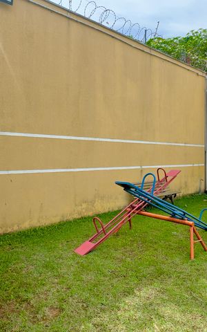 Casa de condomínio à venda com 81m², 3 quartos e 2 vagas Casa de condomínio à venda com 81m², 3 quartos e 2 vagasPlayground