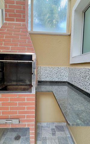 Casa de condomínio à venda com 81m², 3 quartos e 2 vagas Casa de condomínio à venda com 81m², 3 quartos e 2 vagasChurrasqueira