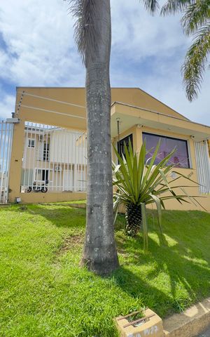 Casa de condomínio à venda com 81m², 3 quartos e 2 vagas Casa de condomínio à venda com 81m², 3 quartos e 2 vagasPlaca instalada na fachada do imóvel