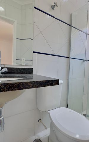 Casa de condomínio à venda com 81m², 3 quartos e 2 vagas Casa de condomínio à venda com 81m², 3 quartos e 2 vagasBanheiro 1