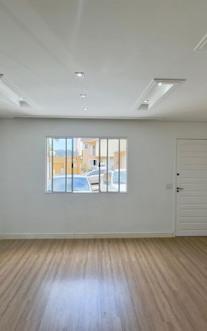 Casa de condomínio à venda com 81m², 3 quartos e 2 vagas Casa de condomínio à venda com 81m², 3 quartos e 2 vagasSala