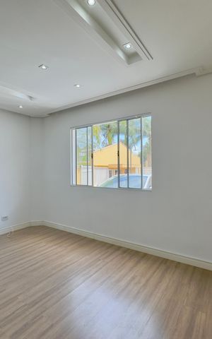 Casa de condomínio à venda com 81m², 3 quartos e 2 vagas Casa de condomínio à venda com 81m², 3 quartos e 2 vagasSala