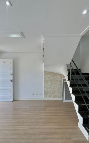 Casa de condomínio à venda com 81m², 3 quartos e 2 vagas Casa de condomínio à venda com 81m², 3 quartos e 2 vagasSala