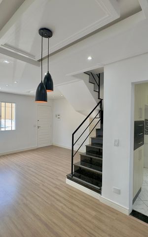 Casa de condomínio à venda com 81m², 3 quartos e 2 vagas Casa de condomínio à venda com 81m², 3 quartos e 2 vagasSala