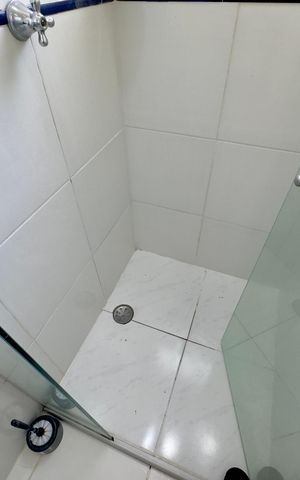 Casa de condomínio à venda com 81m², 3 quartos e 2 vagas Casa de condomínio à venda com 81m², 3 quartos e 2 vagasBanheiro 1