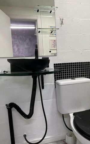 Studio para alugar com 45m², 1 quarto e 1 vaga Studio para alugar com 45m², 1 quarto e 1 vagaBanheiro
