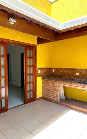 Casa para alugar com 400m², 5 quartos e 6 vagasÁrea de Serviço e Churrasqueira 