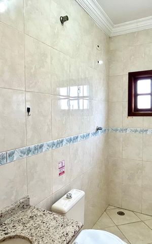 Casa para alugar com 400m², 5 quartos e 6 vagasBanheiro 2