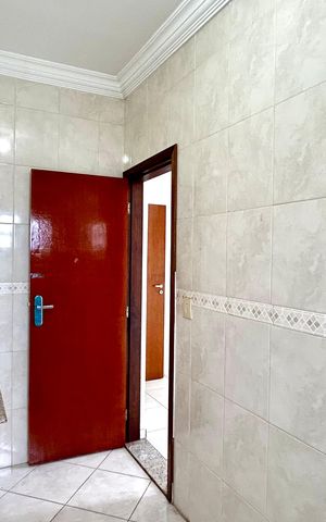 Casa para alugar com 400m², 5 quartos e 6 vagasBanheiro 1
