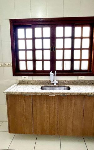 Casa para alugar com 400m², 5 quartos e 6 vagasCozinha