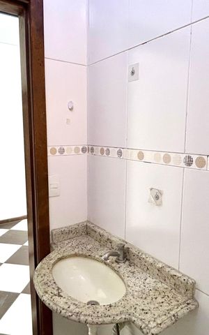 Casa para alugar com 400m², 5 quartos e 6 vagasBanheiro 3