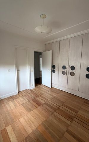 Apartamento para alugar com 288m², 4 quartos e 4 vagas Apartamento para alugar com 288m², 4 quartos e 4 vagasQuarto
