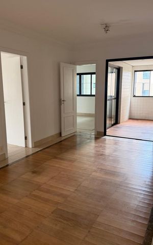 Apartamento para alugar com 288m², 4 quartos e 4 vagas Apartamento para alugar com 288m², 4 quartos e 4 vagasSala