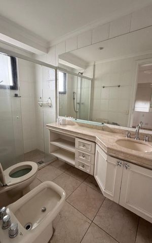 Apartamento para alugar com 288m², 4 quartos e 4 vagas Apartamento para alugar com 288m², 4 quartos e 4 vagasBanheiro