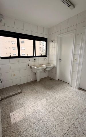 Apartamento para alugar com 288m², 4 quartos e 4 vagas Apartamento para alugar com 288m², 4 quartos e 4 vagasÁrea de serviço