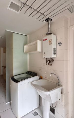 Apartamento para alugar com 107m², 2 quartos e 2 vagas Apartamento para alugar com 107m², 2 quartos e 2 vagasCozinha e Área de Serviço