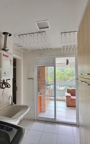 Apartamento para alugar com 107m², 2 quartos e 2 vagas Apartamento para alugar com 107m², 2 quartos e 2 vagasCozinha e Área de Serviço