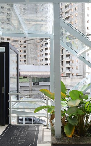 Apartamento à venda com 43m², 2 quartos e sem vagaÁrea comum - Saguão do prédio - Elevador