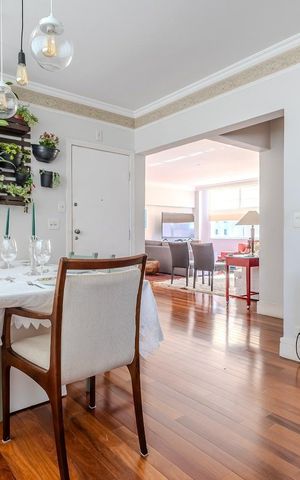 Apartamento à venda com 214m², 3 quartos e 2 vagas Apartamento à venda com 214m², 3 quartos e 2 vagasSala
