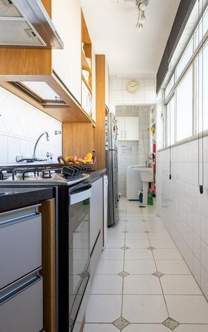Apartamento à venda com 214m², 3 quartos e 2 vagas Apartamento à venda com 214m², 3 quartos e 2 vagasCozinha