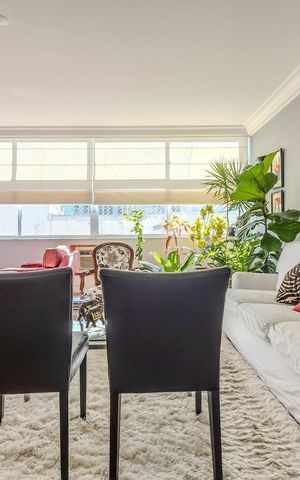 Apartamento à venda com 214m², 3 quartos e 2 vagas Apartamento à venda com 214m², 3 quartos e 2 vagasSala