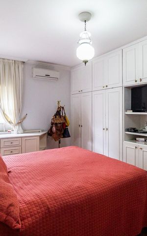 Apartamento à venda com 214m², 3 quartos e 2 vagas Apartamento à venda com 214m², 3 quartos e 2 vagasQuarto