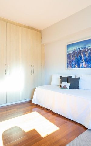 Apartamento à venda com 214m², 3 quartos e 2 vagas Apartamento à venda com 214m², 3 quartos e 2 vagasQuarto