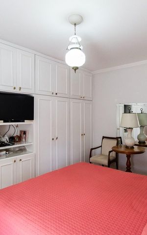 Apartamento à venda com 214m², 3 quartos e 2 vagas Apartamento à venda com 214m², 3 quartos e 2 vagasQuarto