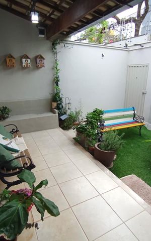 Casa à venda com 360m², 3 quartos e 2 vagas Casa à venda com 360m², 3 quartos e 2 vagasVaranda