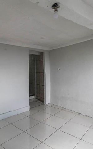 Casa para alugar com 45m², 1 quarto e sem vagaSala/Quarto
