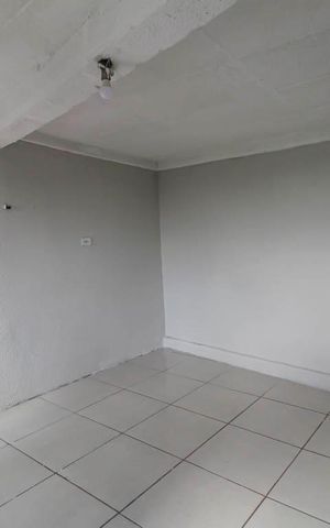Casa para alugar com 45m², 1 quarto e sem vagaSala/Quarto