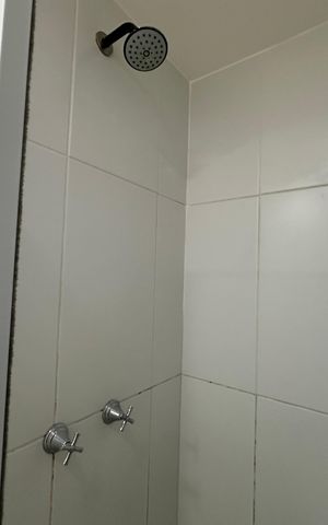 Apartamento para alugar com 76m², 3 quartos e 2 vagas Apartamento para alugar com 76m², 3 quartos e 2 vagasBanheiro da Suíte