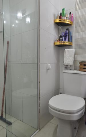 Casa à venda com 77m², 2 quartos e 2 vagasBanheiro do Quarto Suíte