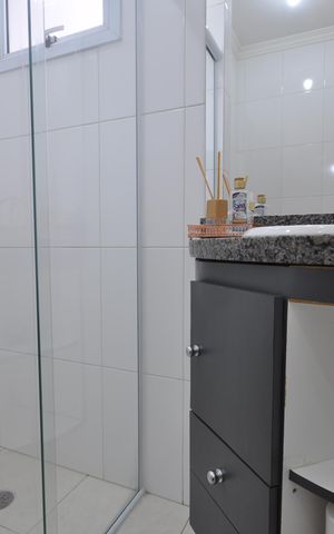 Casa à venda com 77m², 2 quartos e 2 vagasBanheiro